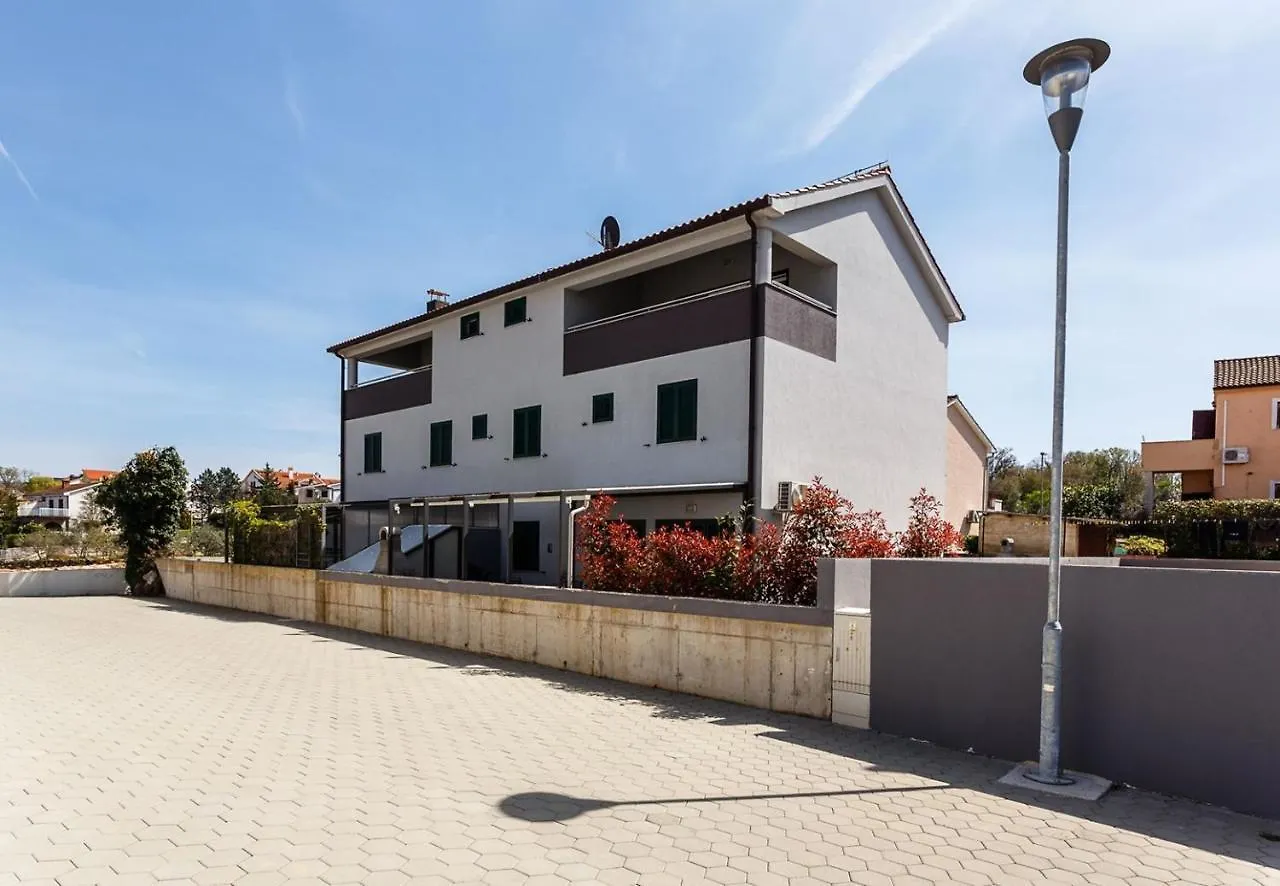 Apartment Adria 3 contacts