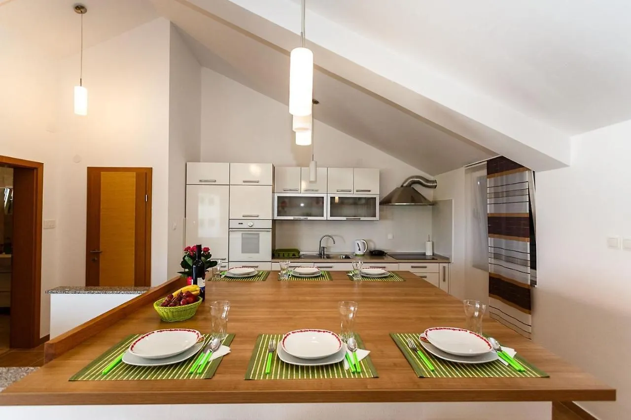 Apartment Adria 3 Malinska Croatia