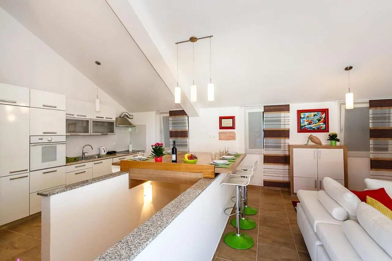Apartment Adria 3 Malinska