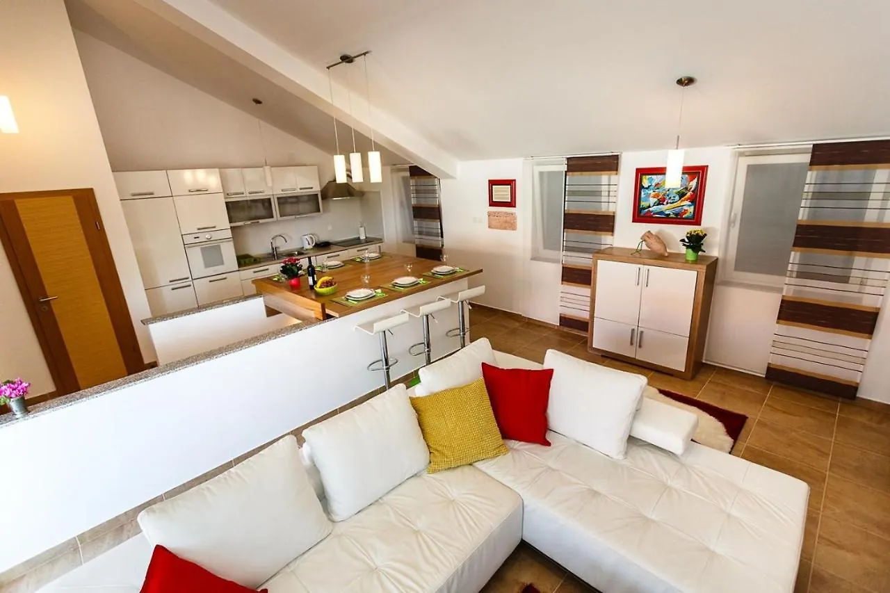 Apartment Adria 3 Malinska