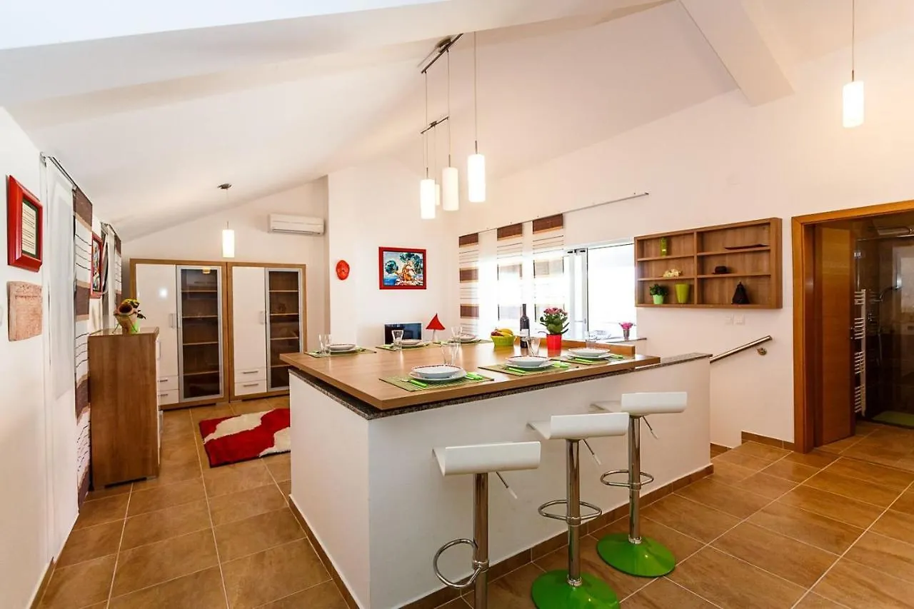 Apartment Adria 3 Malinska