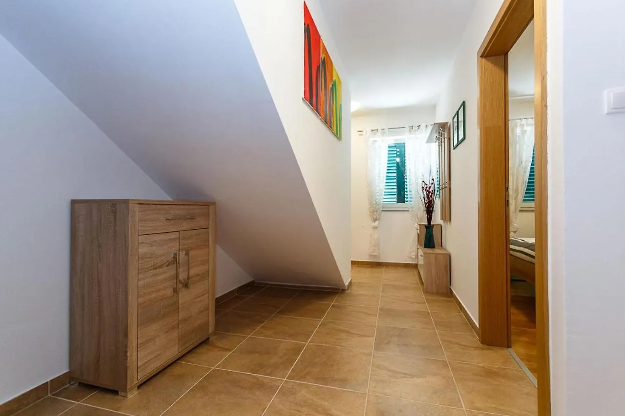 Apartment Adria 3 Malinska